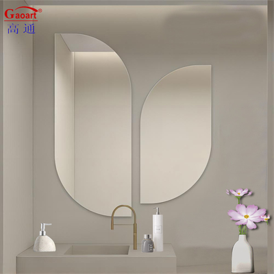 Aggiungi un tocco di eleganza moderna alla tua casa con questo specchio a parete infrantabile