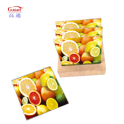 Tabella di taglio in vetro per accessori da cucina funzionali con manico e stile di design a base di frutta