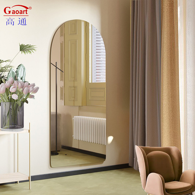 Specchio di vetro a bordo di bevel per bagno e camerino nel design dell'hotel moderno