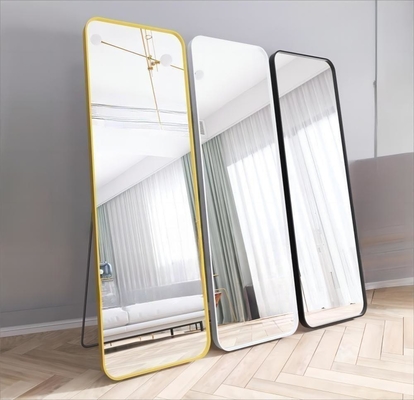 Sala d'arte artigianale Specchio di vetro Pavimento da ballo per il corpo intero in piedi nel design originale della casa