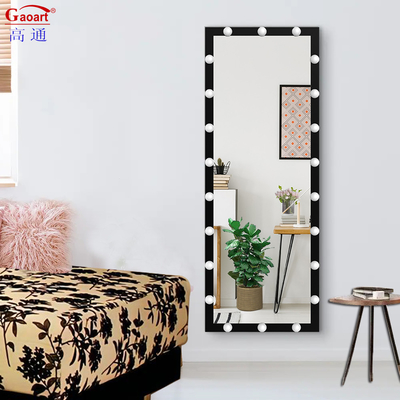 Vivi il miglior cambiamento di stile con Hollywood Mirror