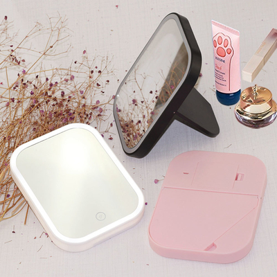 Migliora il tuo salone di bellezza con il nostro specchio di trucco professionale