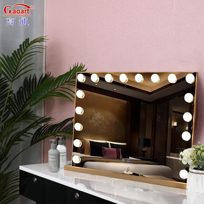Migliora la tua routine di bellezza con Hollywood Mirror Top Choice