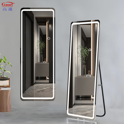 Migliora il tuo bagno con il nostro specchio LED ad alte prestazioni