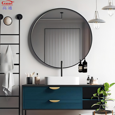 Aggiungi stile ed eleganza alla tua casa con la nostra collezione di specchi incorniciati