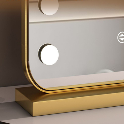 Scopri l' ultima luce per il trucco con Hollywood Mirror La scelta definitiva