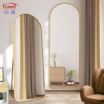 Alza il display del tuo negozio con uno specchio di vestiario personalizzabile