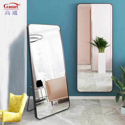 Migliora il tuo camerino con il nostro specchio ad alte prestazioni