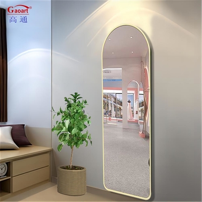 Elegante specchio per vestiario Aggiungi stile e funzionalità al tuo spazio