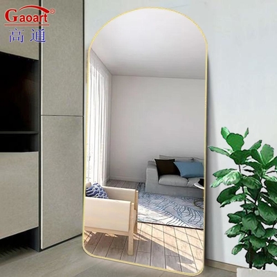 Aggiungete un tocco di eleganza alla vostra casa con uno specchio di vestiario moderno