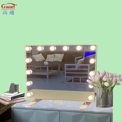 Trasforma la tua vanità in uno glamouroso studio di Hollywood con Hollywood Mirror