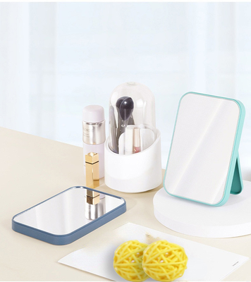 Raggiungi senza sforzo la perfezione della bellezza con il nostro specchio di trucco