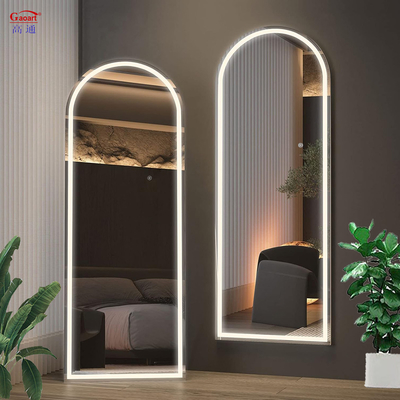 Migliora il tuo bagno con il nostro specchio LED ad alte prestazioni