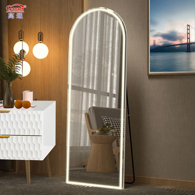 Migliora il tuo bagno con il nostro specchio LED ad alte prestazioni