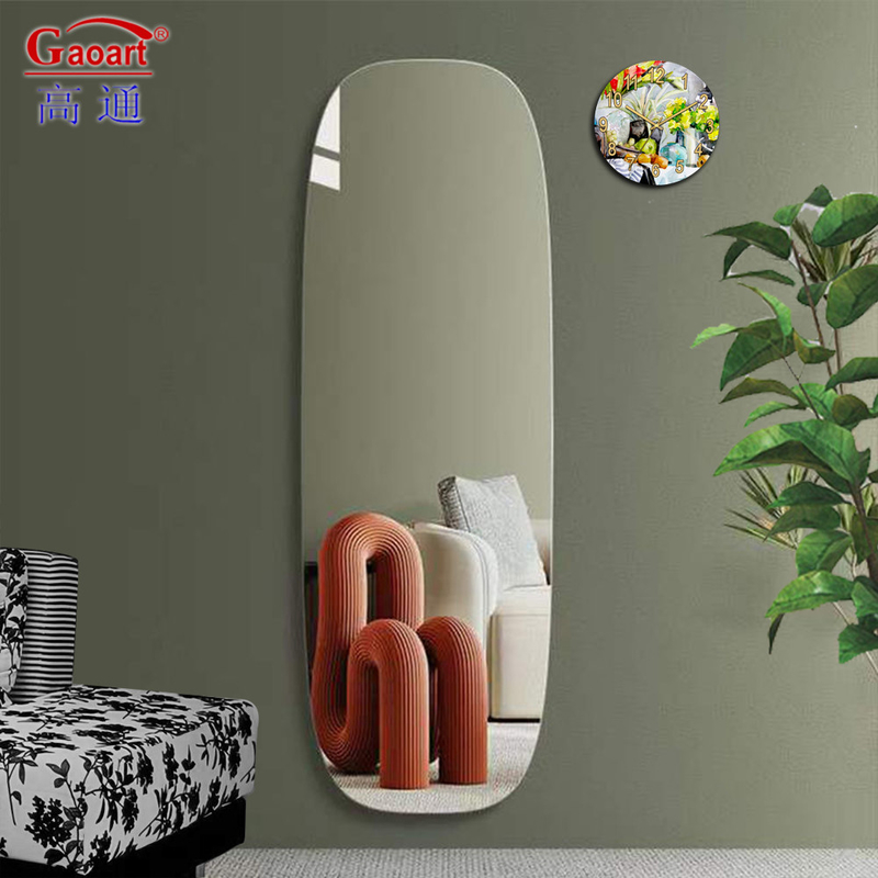 Specchio di vestiario personalizzato con design moderno e funzionale per casa e hotel